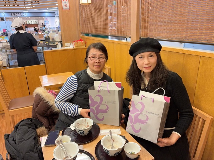 校友服務組組長率美容系學生赴日本好萊塢大學院大學研習交流並拜訪日本校友圖片