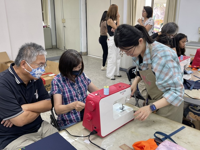 🧵【縫繡新生活熱鬧登場｜校友攜手親子共學，讓舊衣延續新生命】圖片