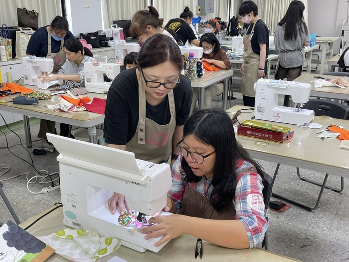 🧵【縫繡新生活熱鬧登場｜校友攜手親子共學，讓舊衣延續新生命】圖片