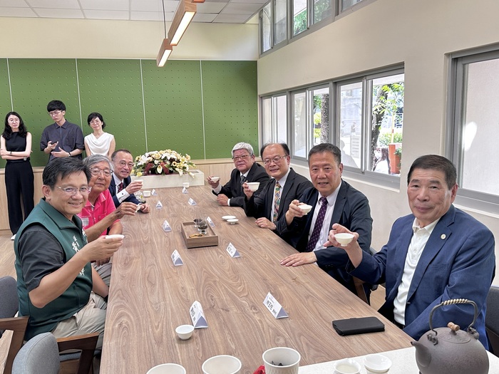國內首座校園五星級專屬樂齡大學休閒交誼空間落成 記者會圖片