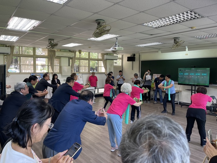 國內首座校園五星級專屬樂齡大學休閒交誼空間落成 記者會圖片