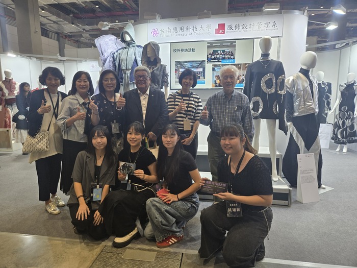 承載南應設計魂｜董事長與校友齊聚新一代設計展，成為學弟妹最強後盾圖片